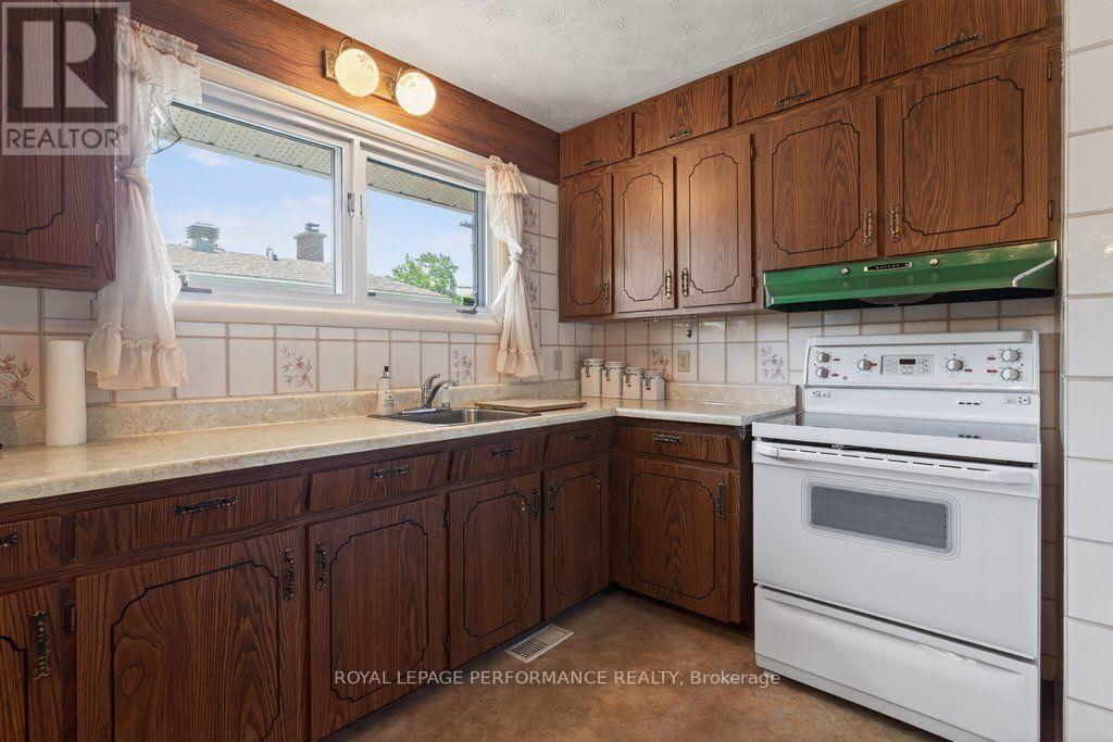 2184 MELFORT STREET - 16