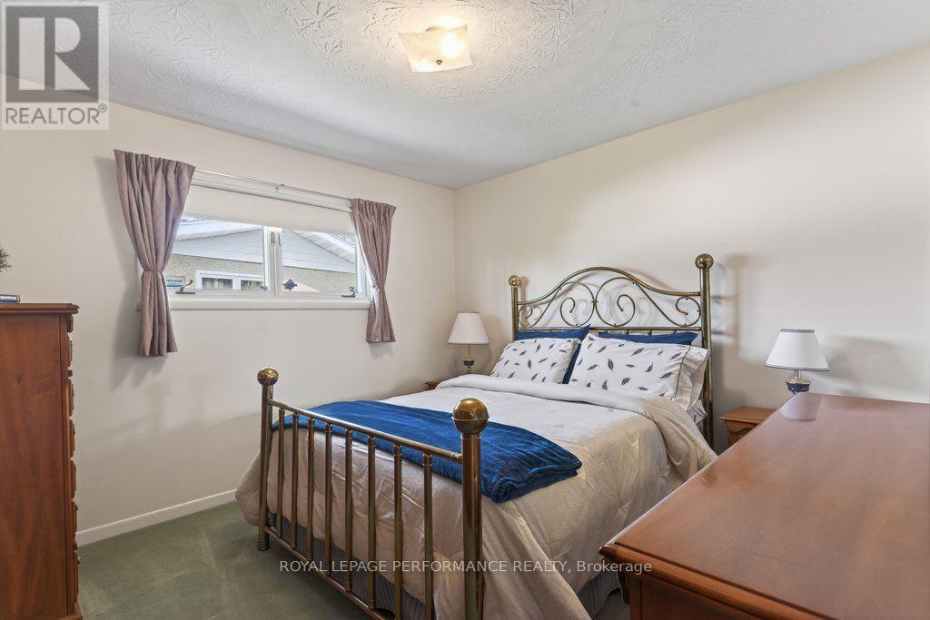 2184 MELFORT STREET - 17