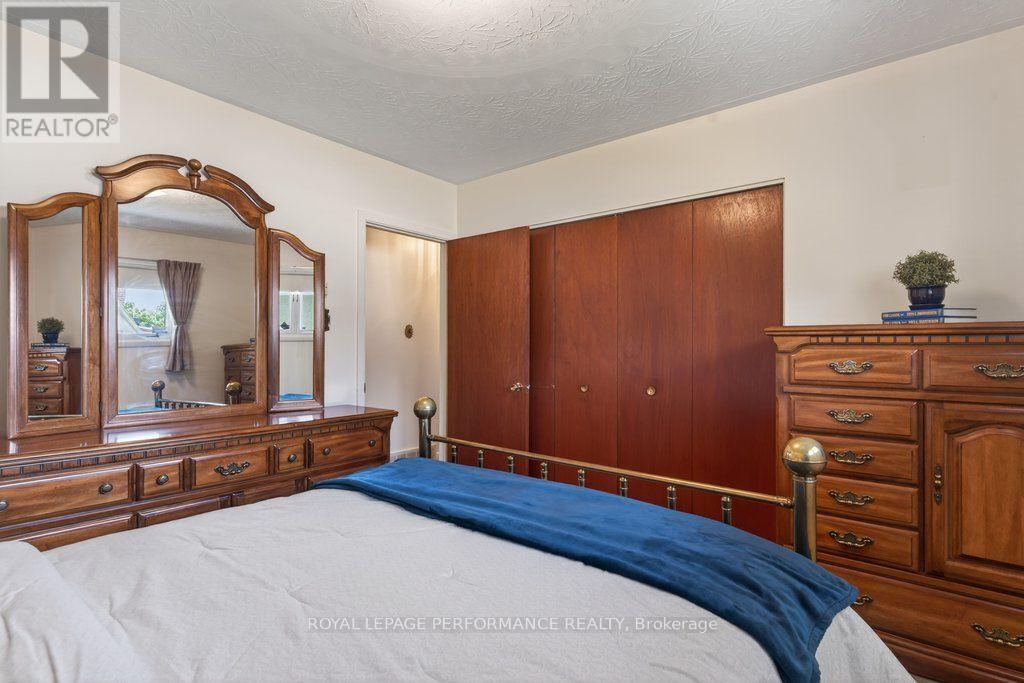 2184 MELFORT STREET - 18