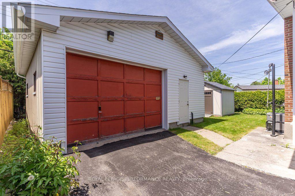 2184 MELFORT STREET - 33