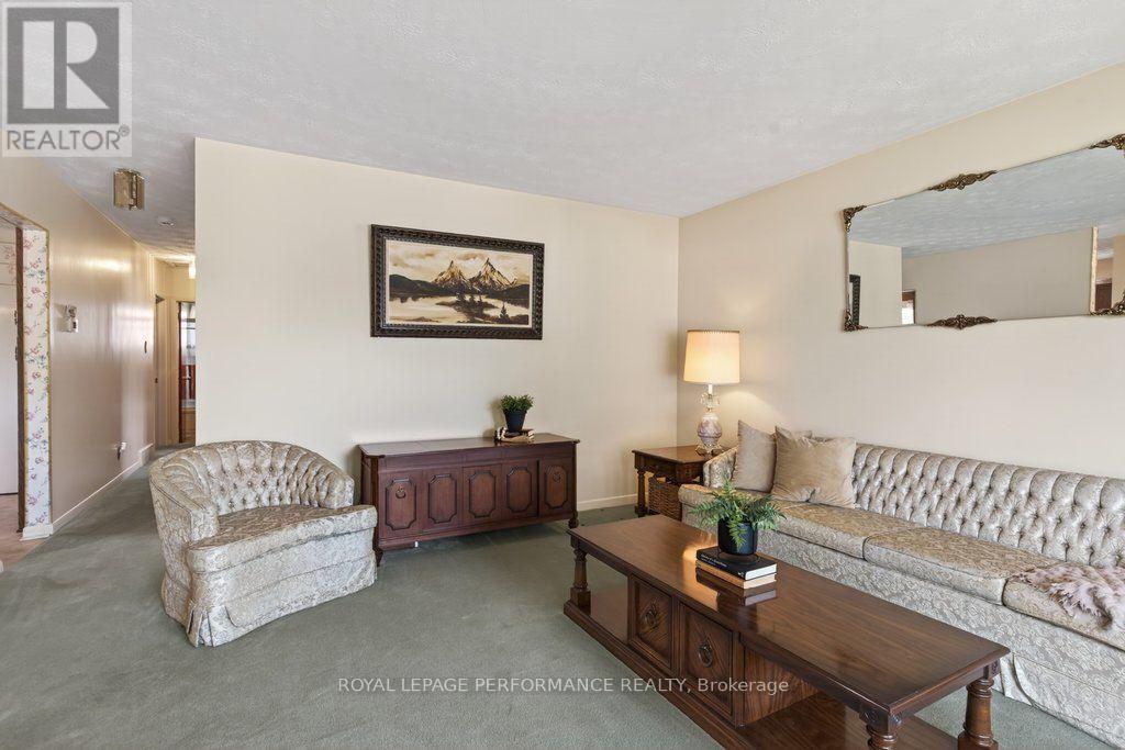 2184 MELFORT STREET - 8