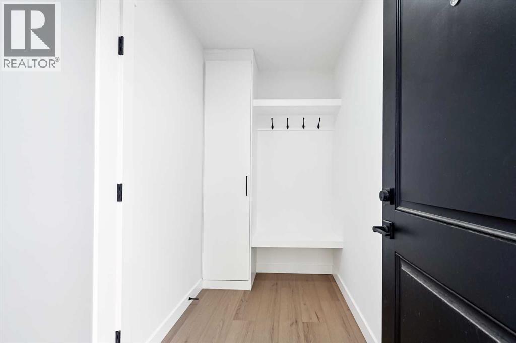 4940 45 Street SW - 14