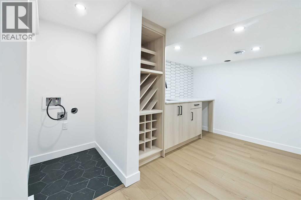 4940 45 Street SW - 33