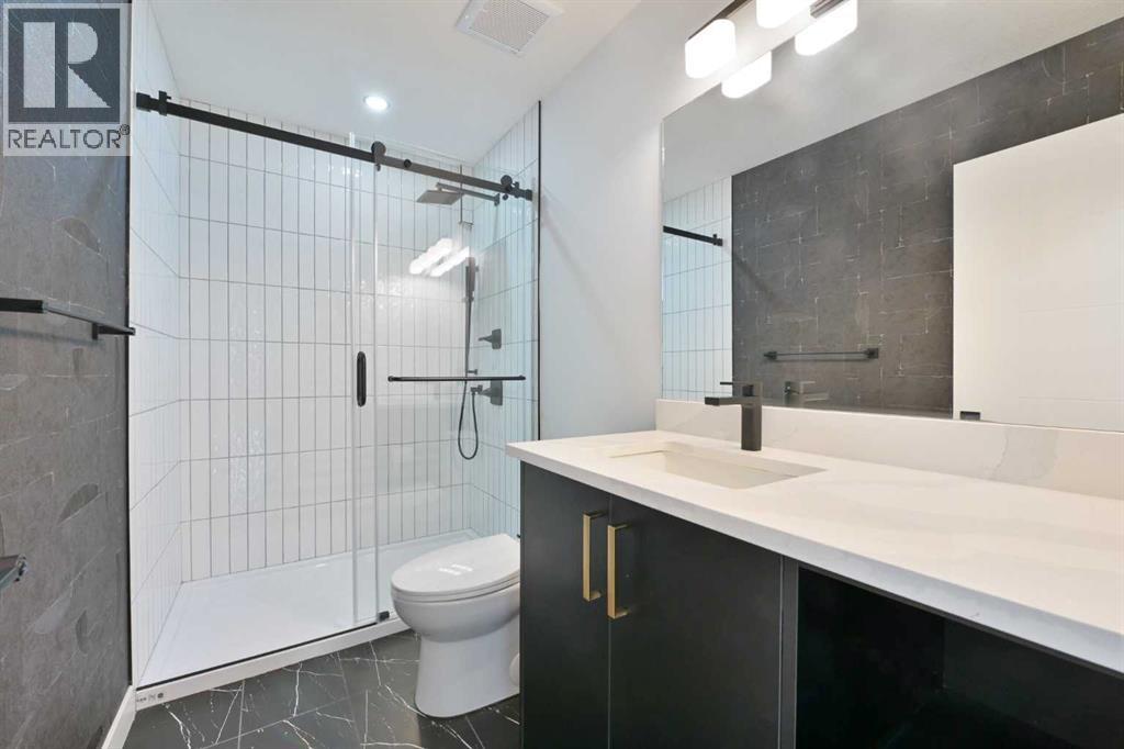 4940 45 Street SW - 29