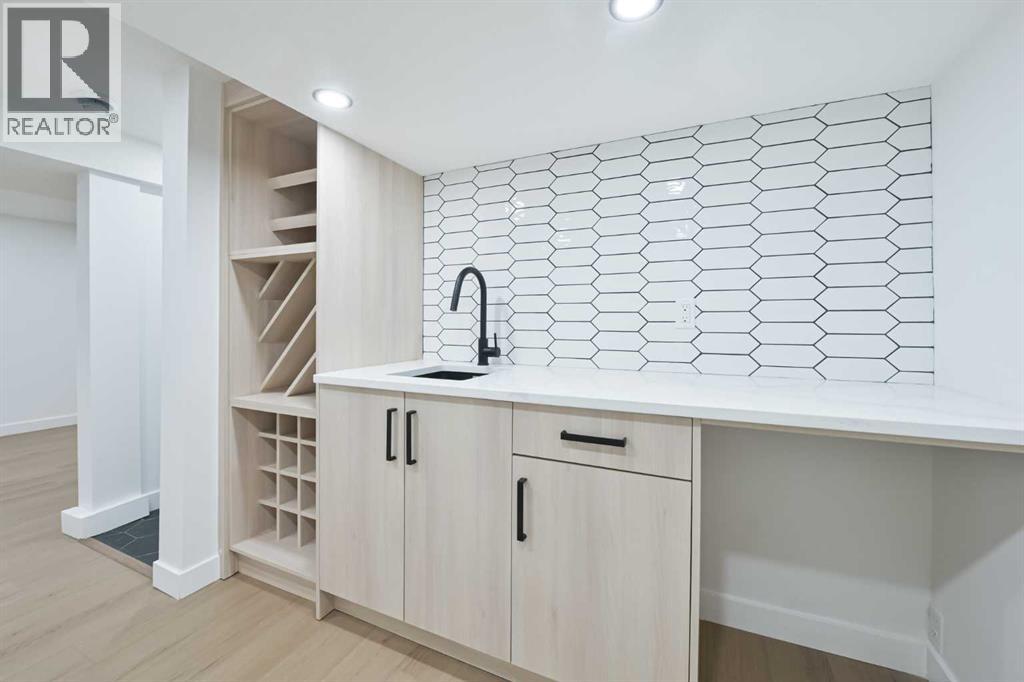 4940 45 Street SW - 35