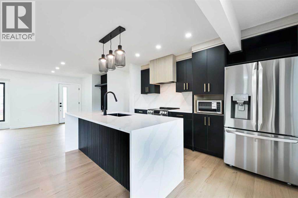 4940 45 Street SW - 13