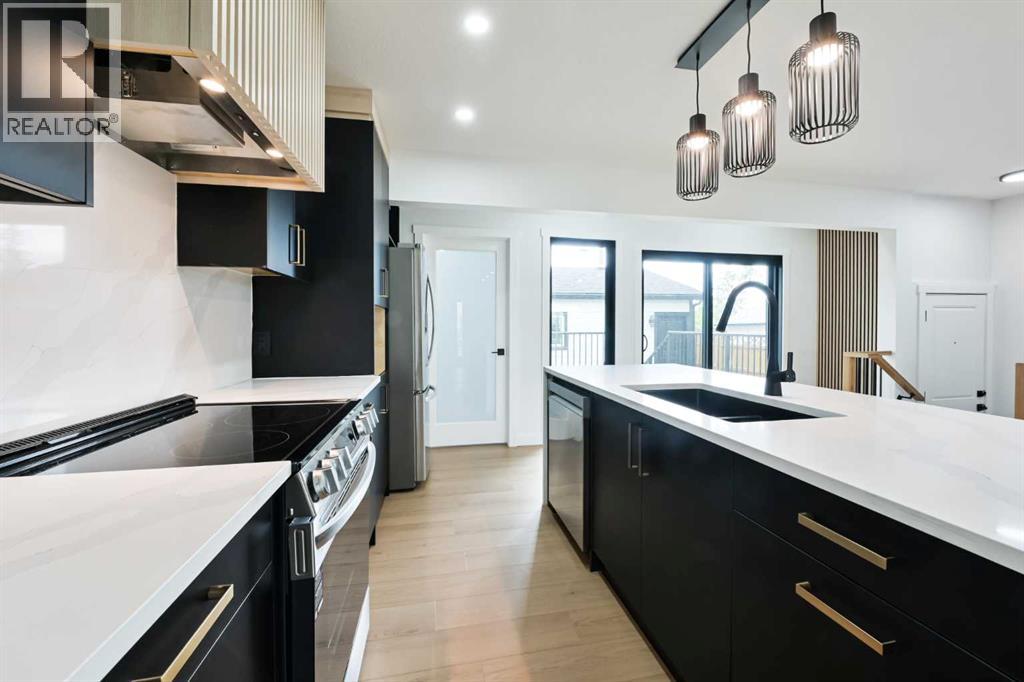 4940 45 Street SW - 12