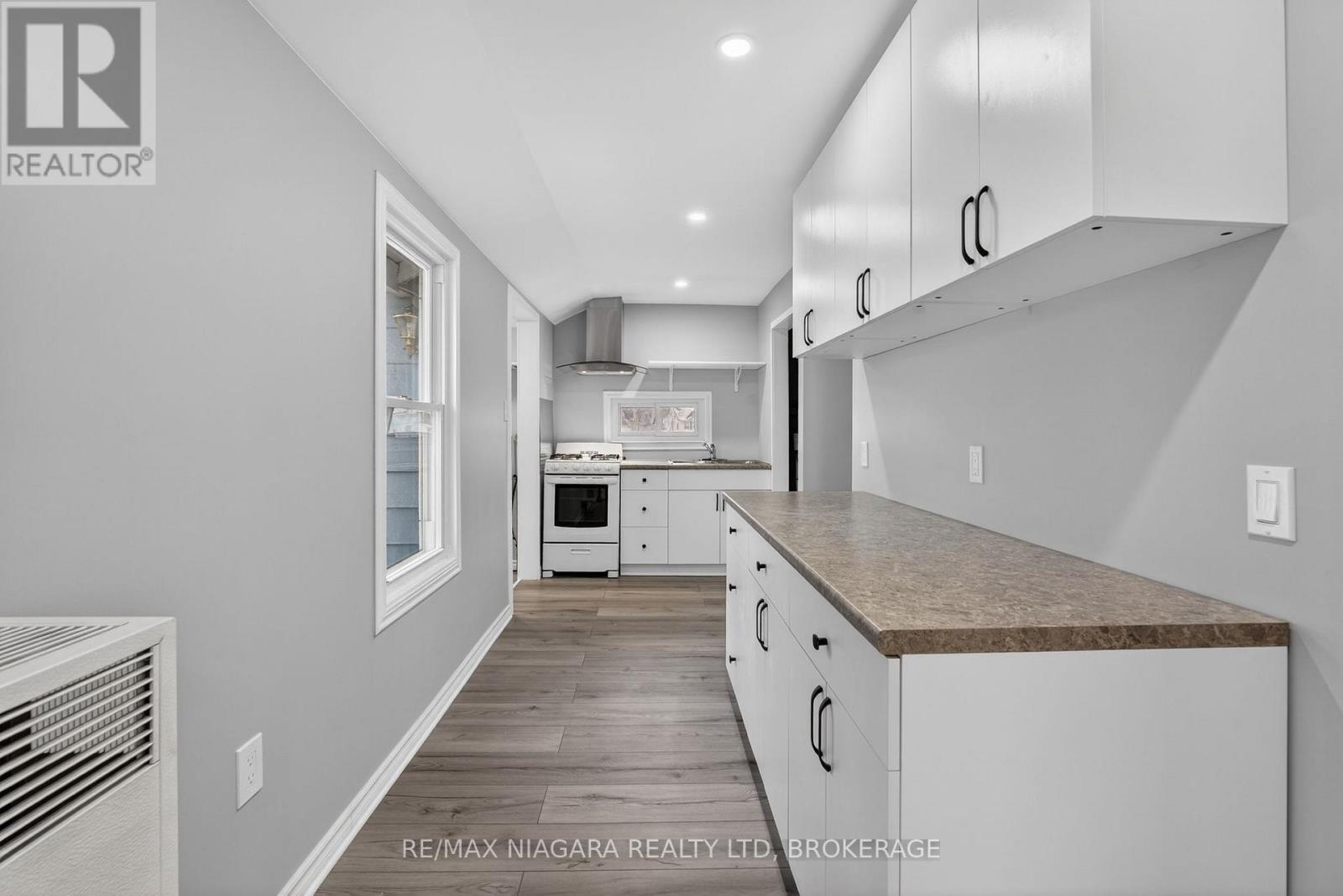 40 LONGTENT AVENUE - 10
