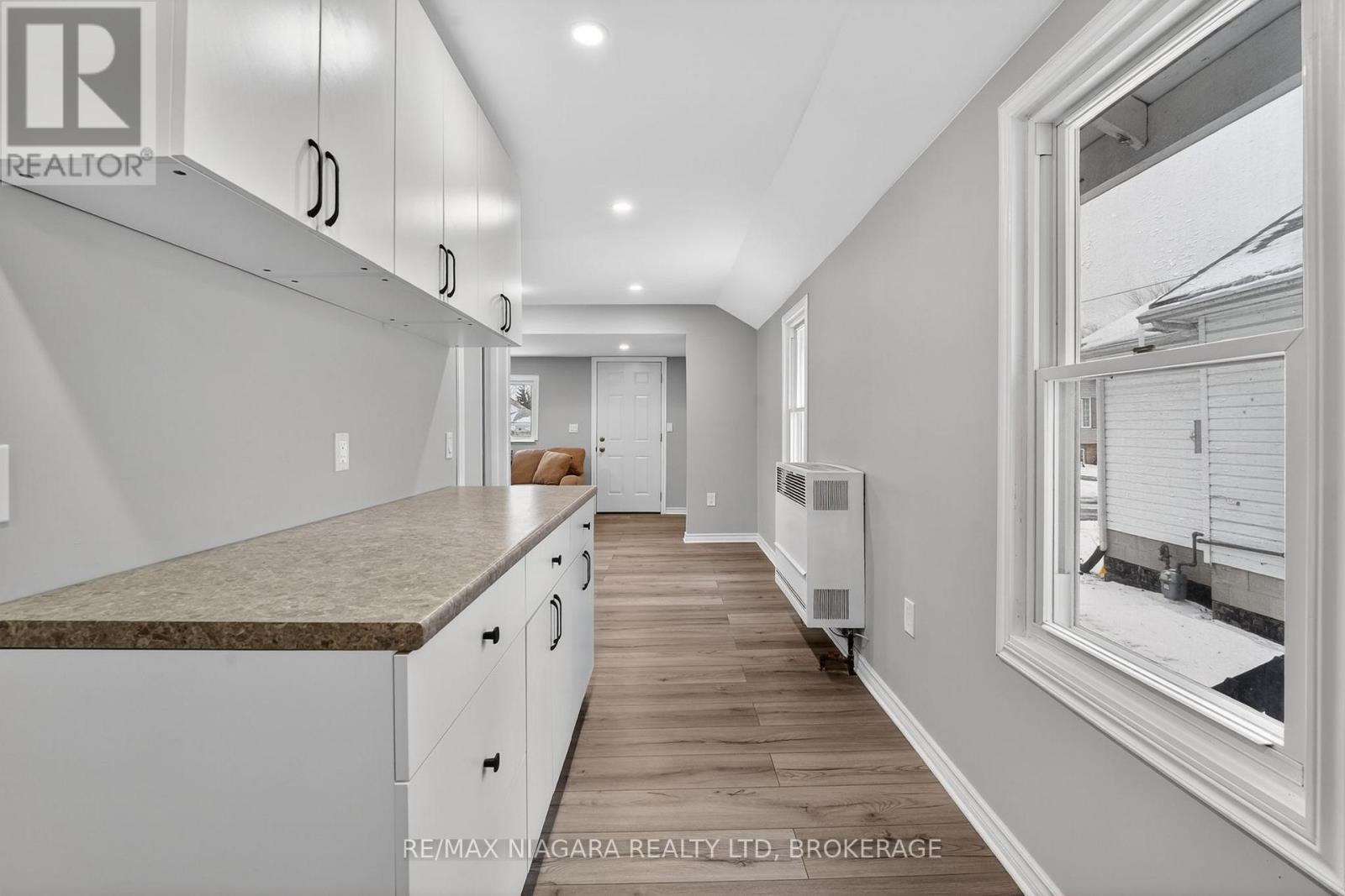 40 LONGTENT AVENUE - 11