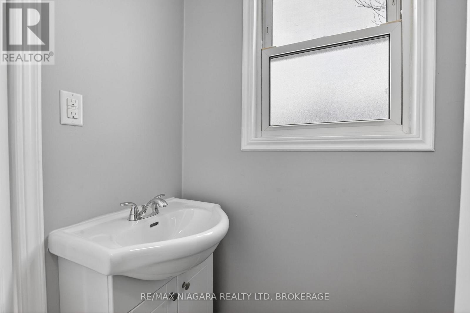 40 LONGTENT AVENUE - 17