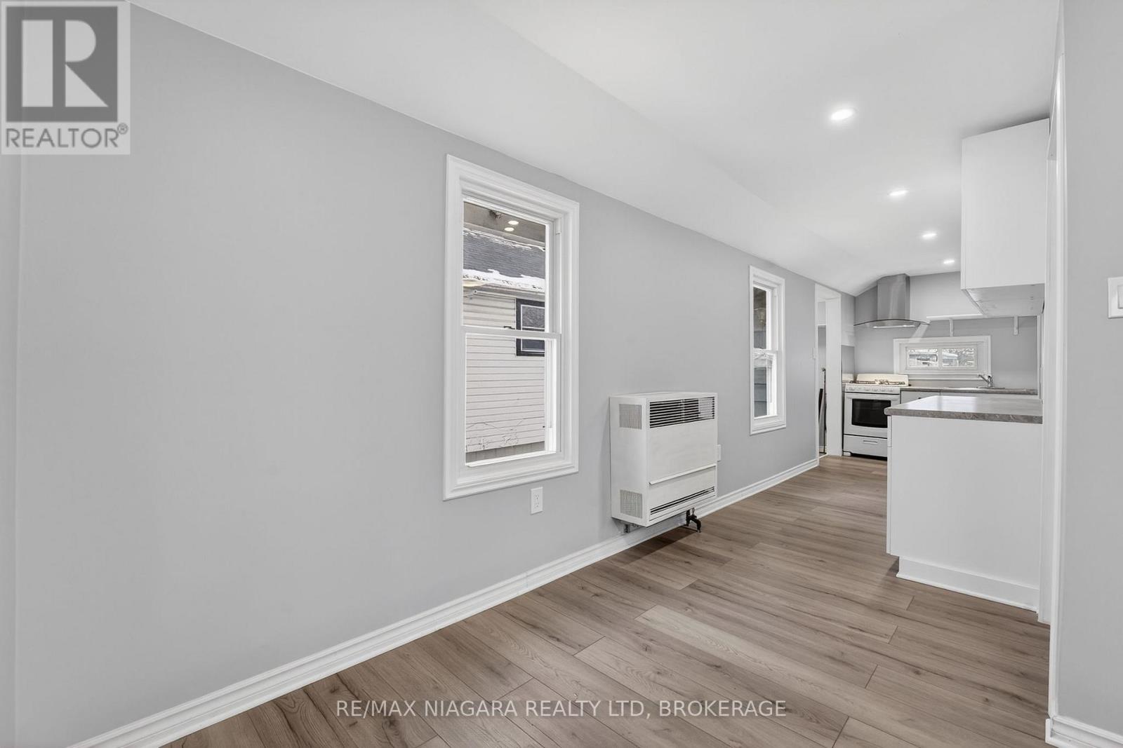 40 LONGTENT AVENUE - 6
