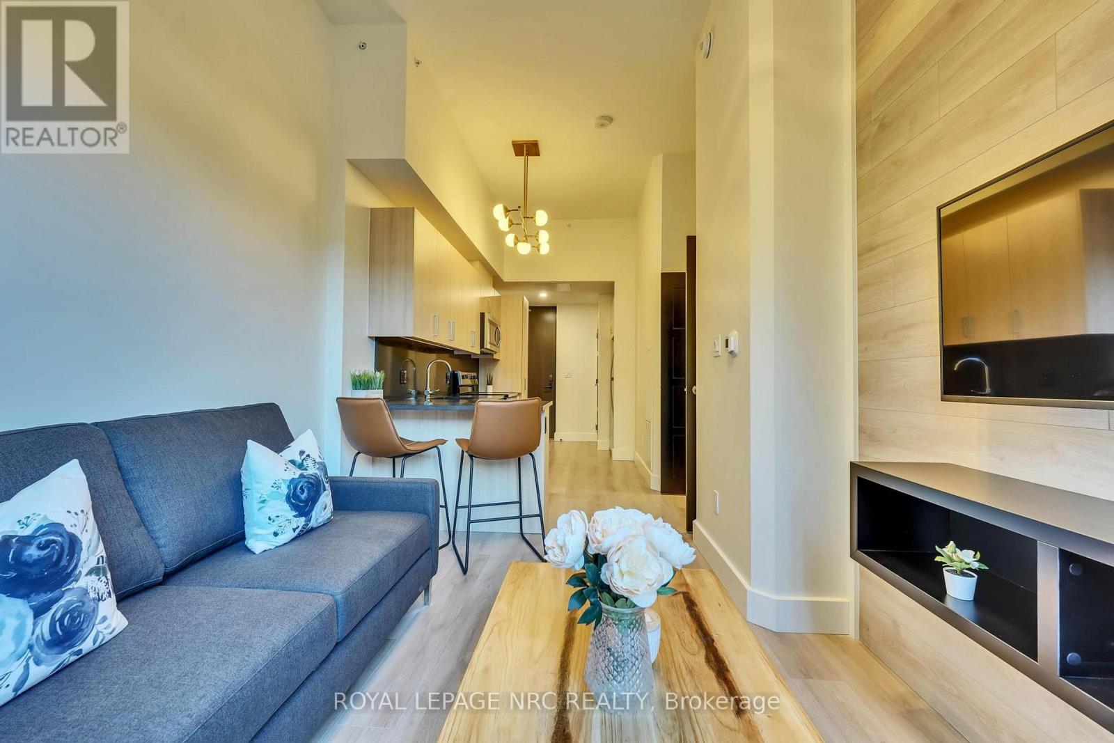 #133 145 COLUMBIA STREET W - Image 7