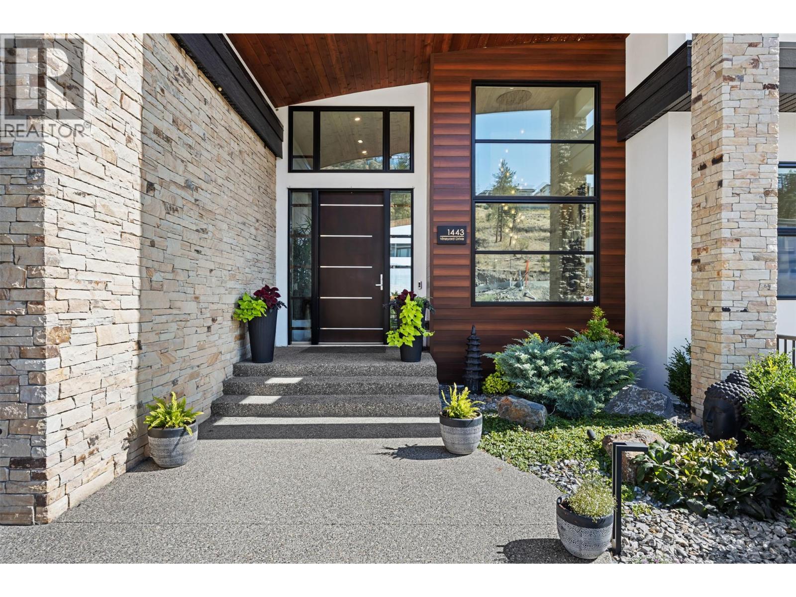 1443 Vineyard Drive - 2