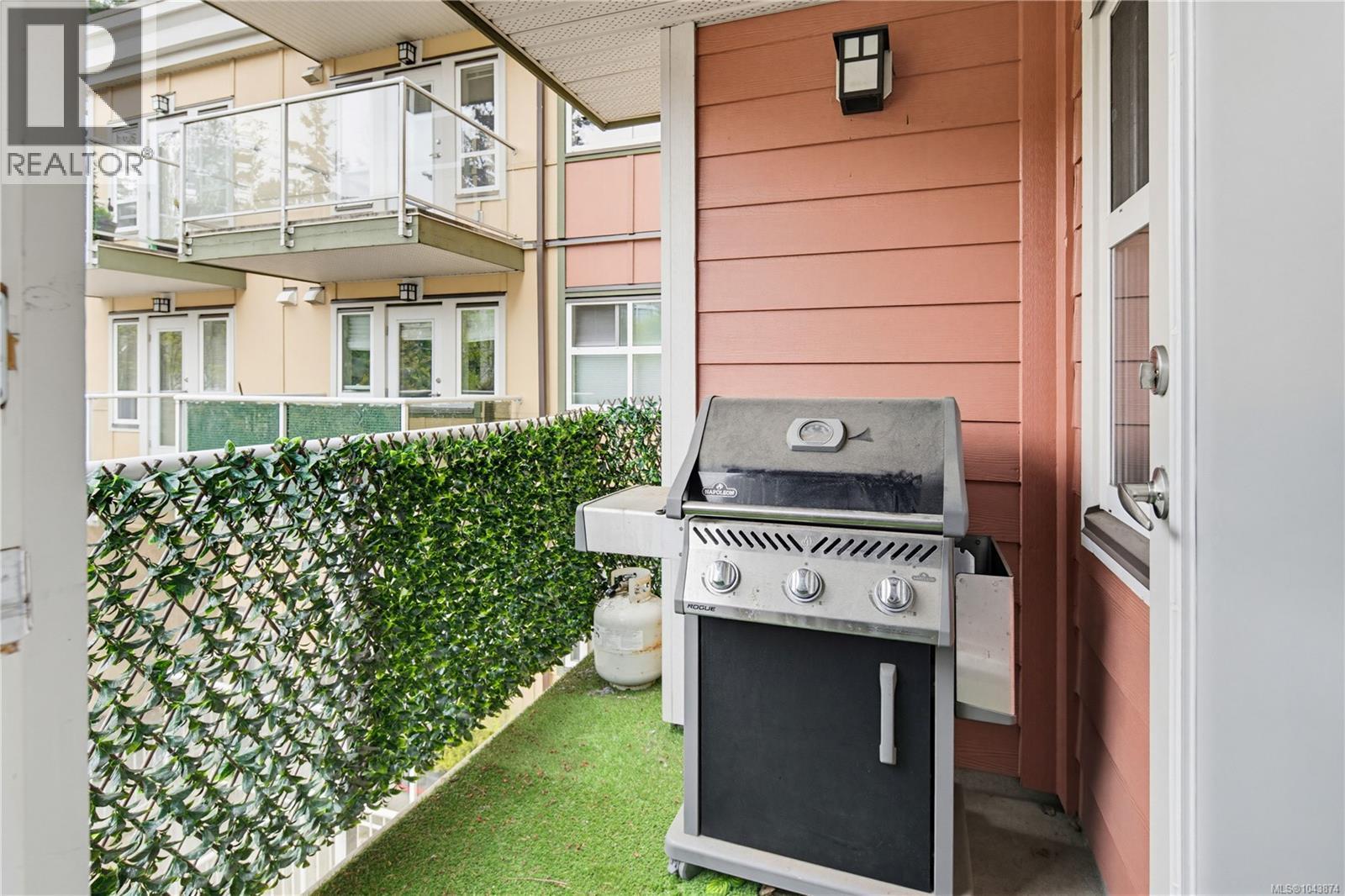 #205 663 Goldstream Ave - 14
