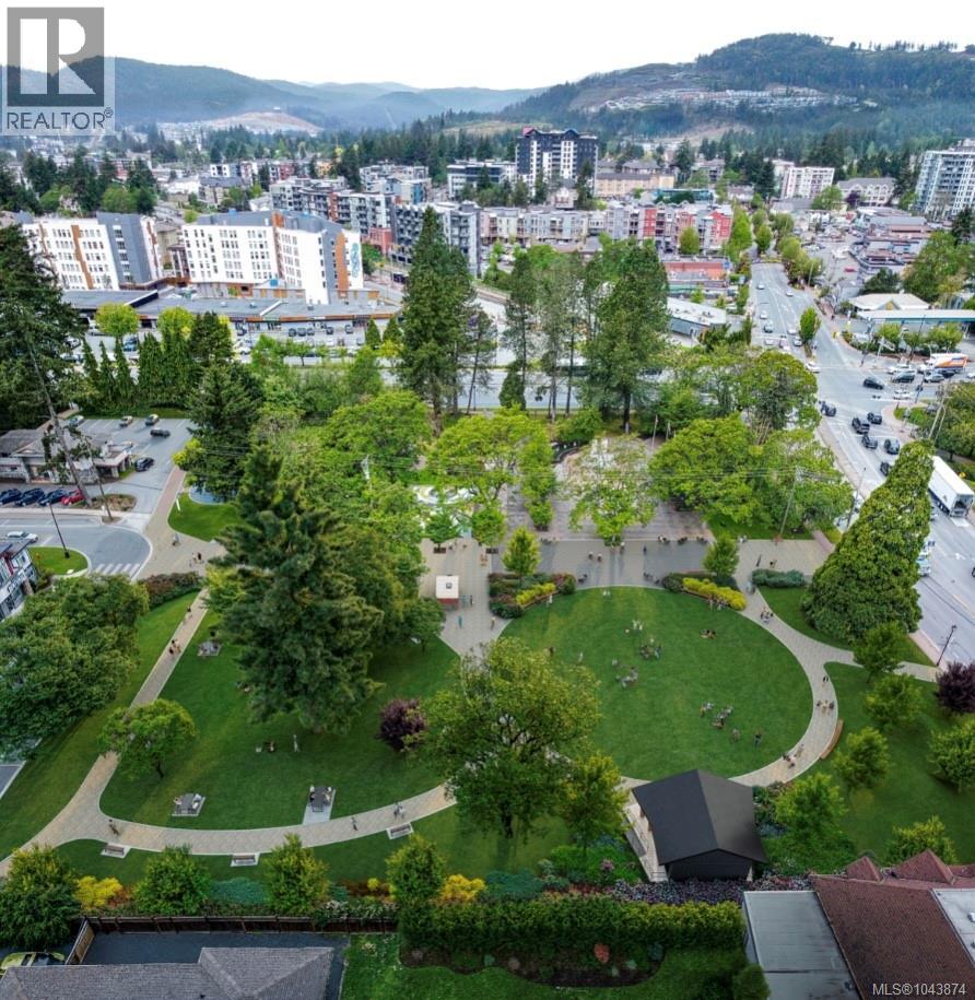 #205 663 Goldstream Ave - 24