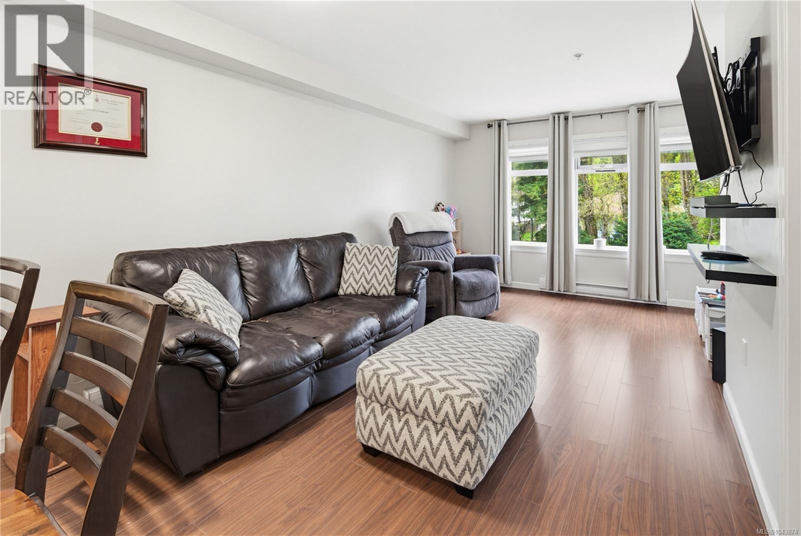#205 663 Goldstream Ave - 6