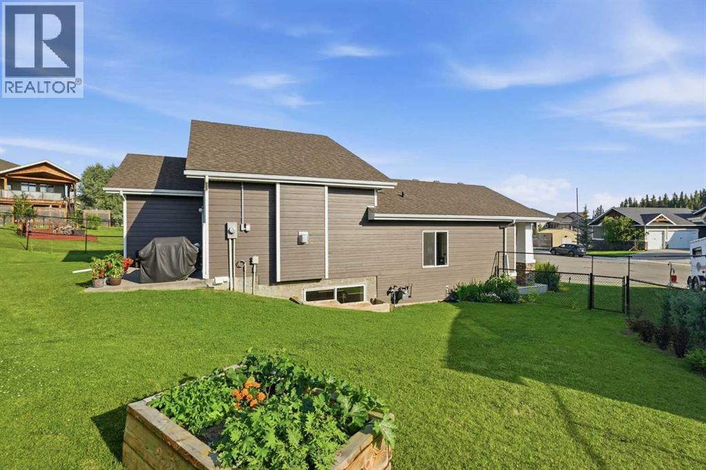 404 Seclusion Valley Drive NE - Image 3