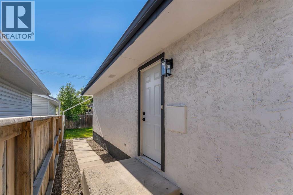 8059 Huntington Street NE - 24