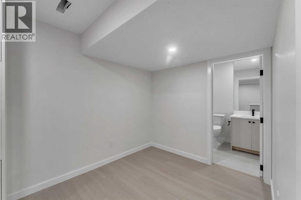 8059 Huntington Street NE - 30