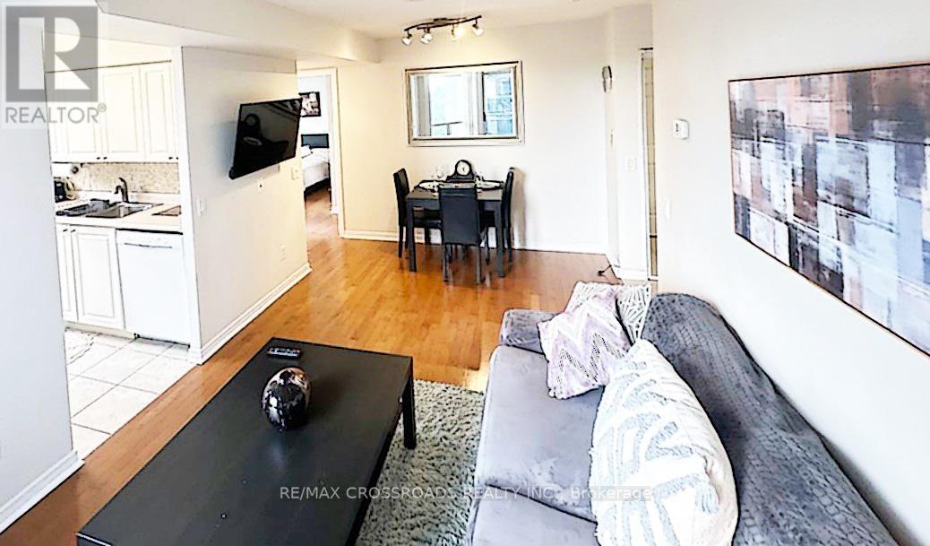#906 155 BEECROFT ROAD - 14