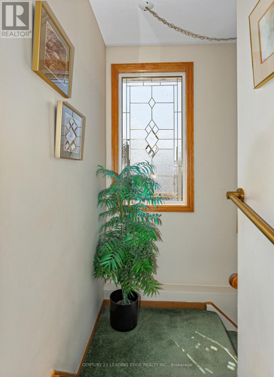 42 KAMLOOPS DRIVE - Image 16