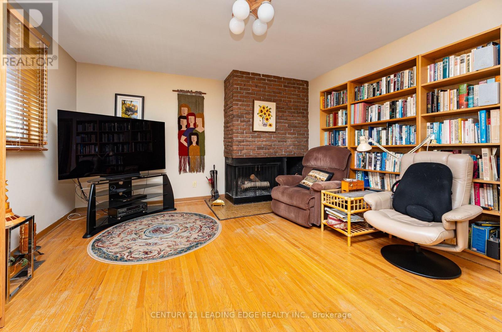 42 KAMLOOPS DRIVE - Image 19