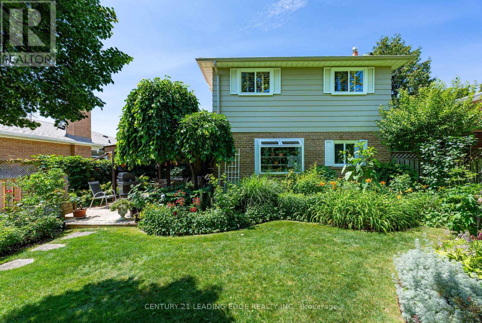 42 KAMLOOPS DRIVE - Image 24
