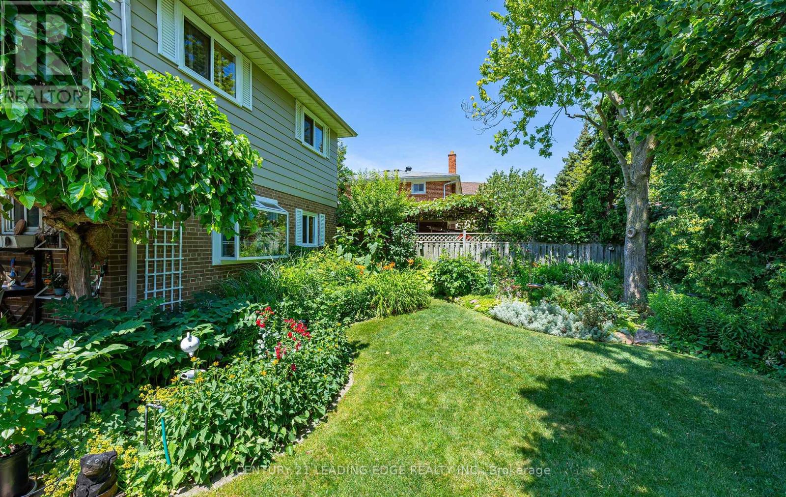 42 KAMLOOPS DRIVE - Image 29