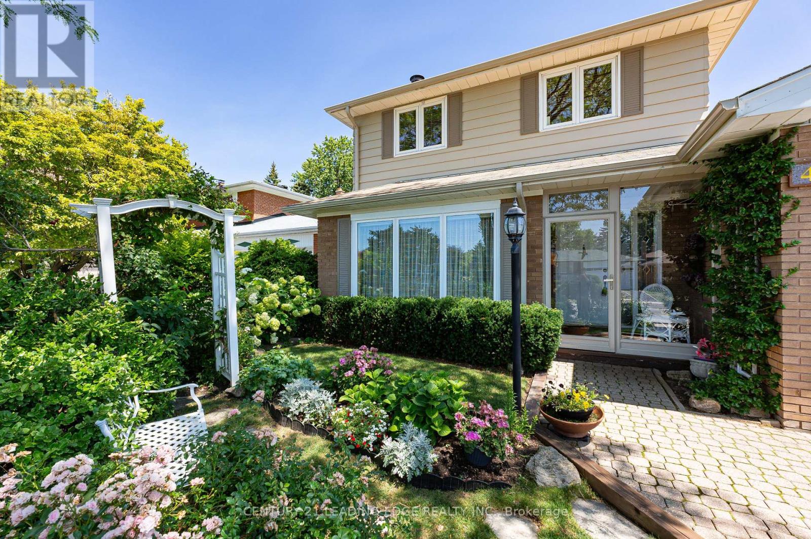 42 KAMLOOPS DRIVE - Image 3