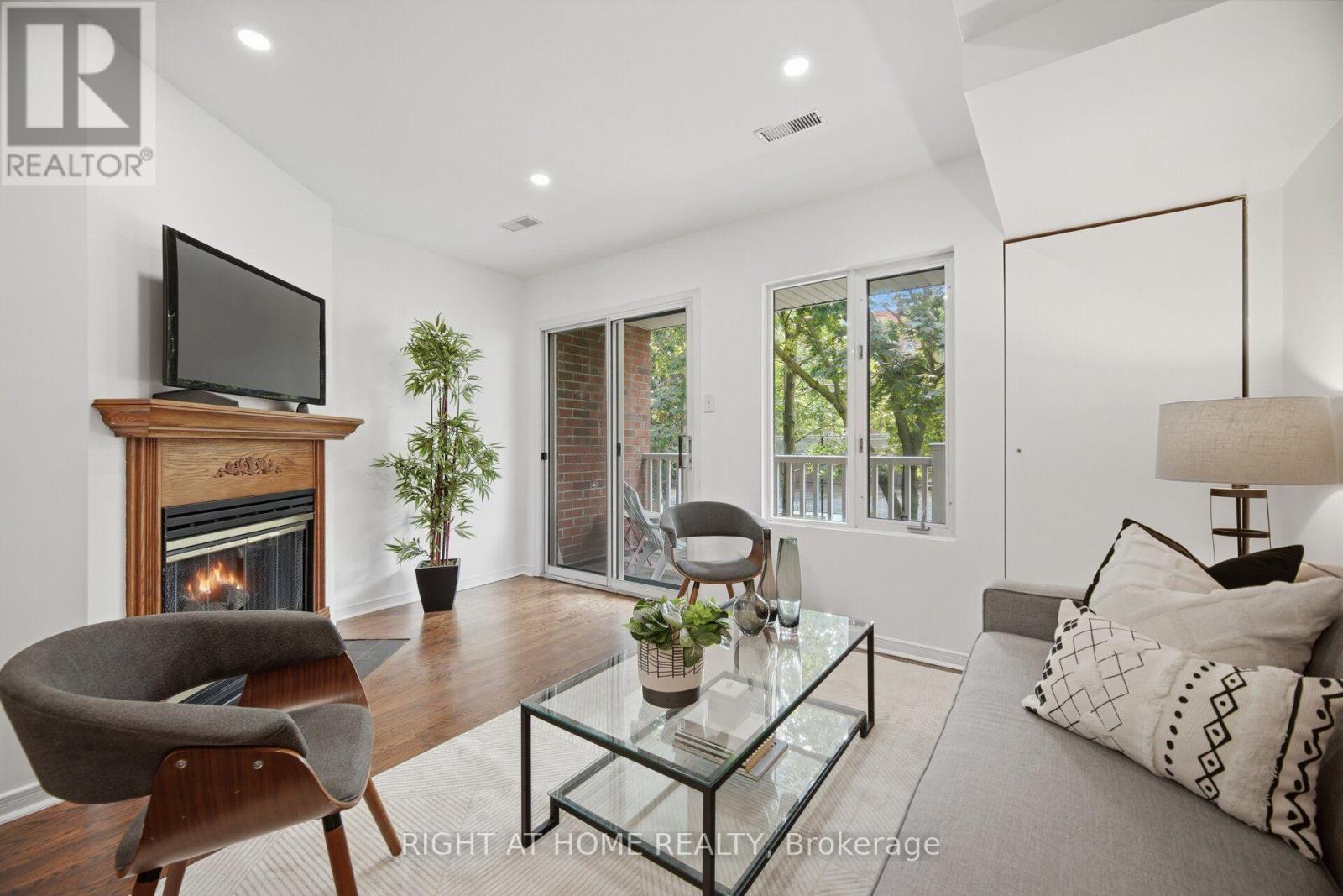 #TH 8A 801 KING STREET W - Image 11