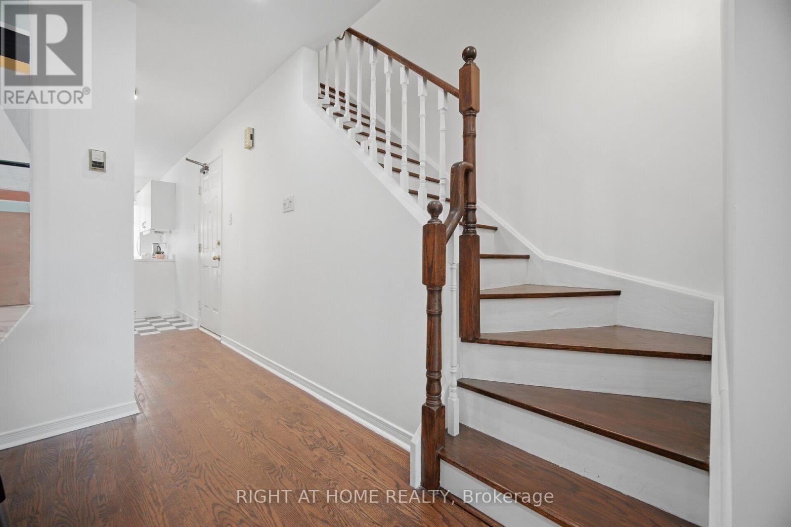 #TH 8A 801 KING STREET W - Image 15