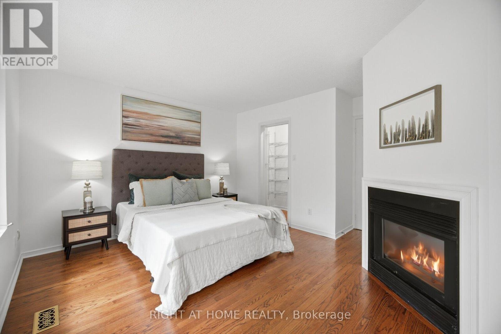 #TH 8A 801 KING STREET W - Image 18