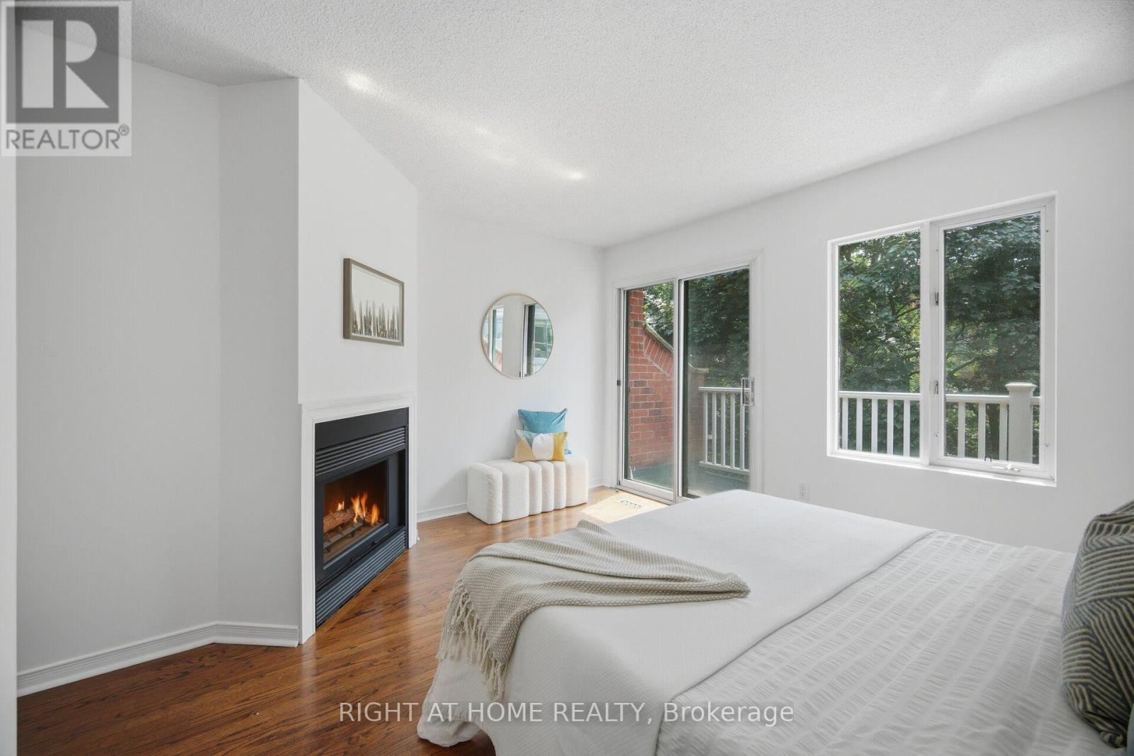 #TH 8A 801 KING STREET W - Image 20