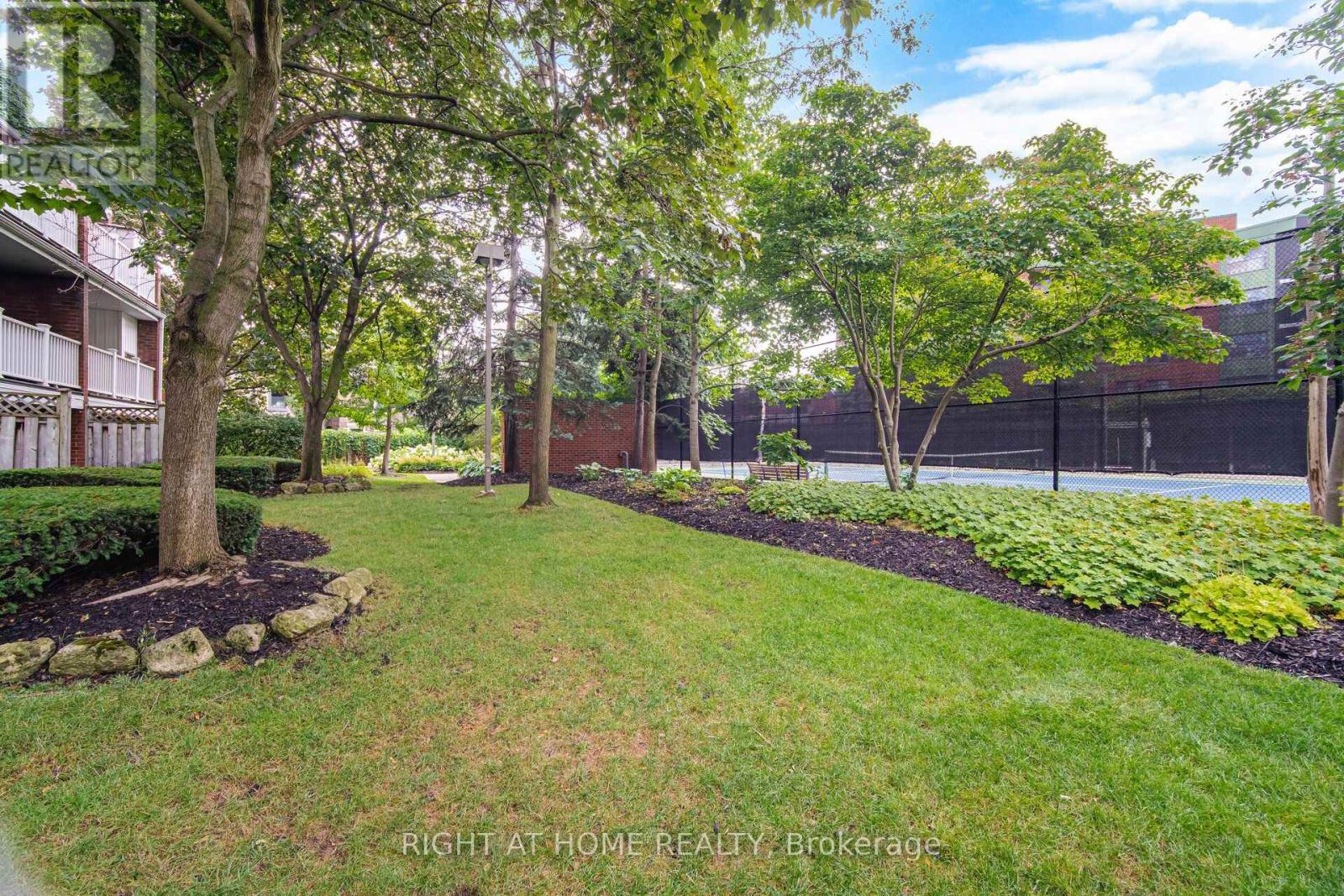 #TH 8A 801 KING STREET W - Image 26