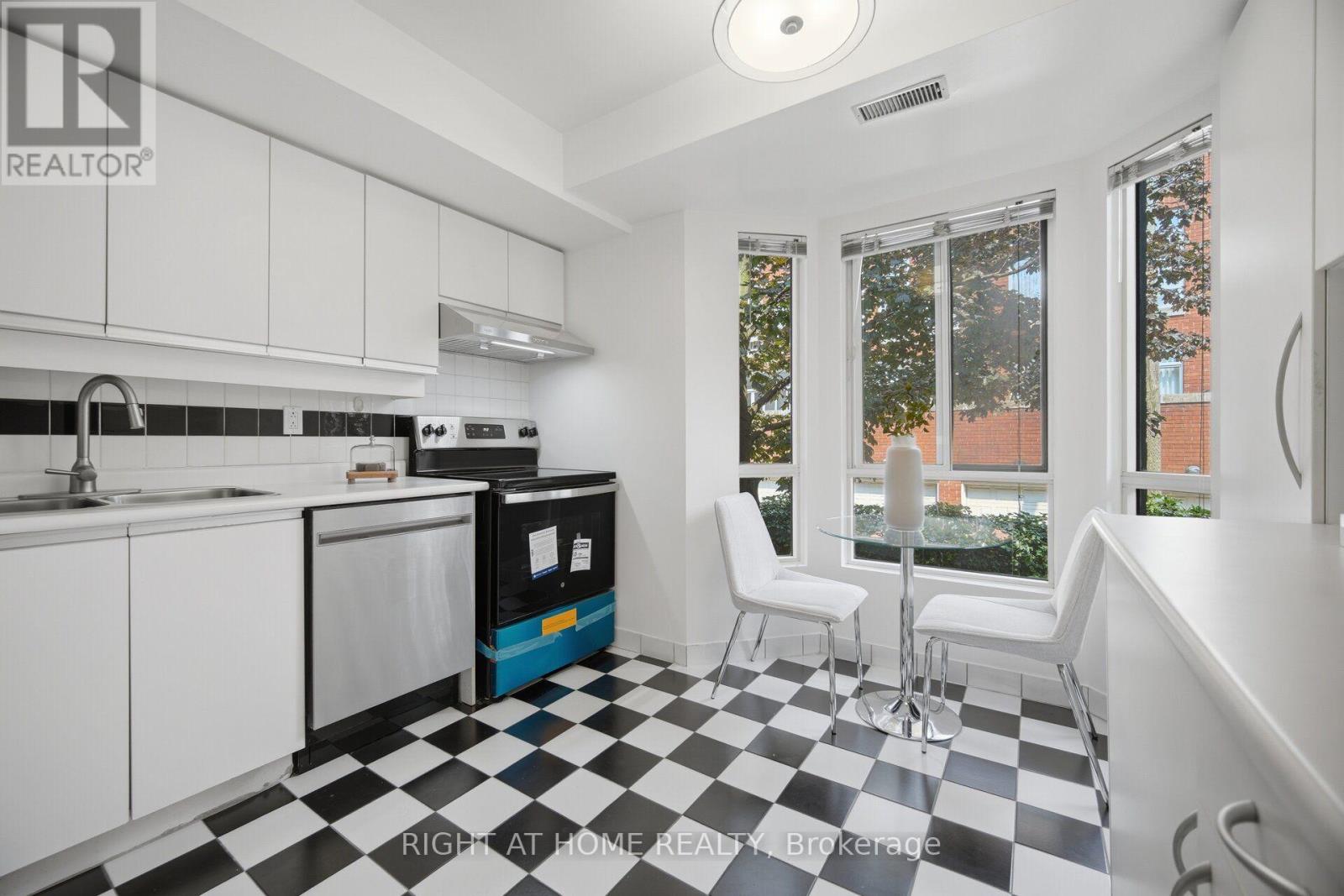 #TH 8A 801 KING STREET W - Image 4