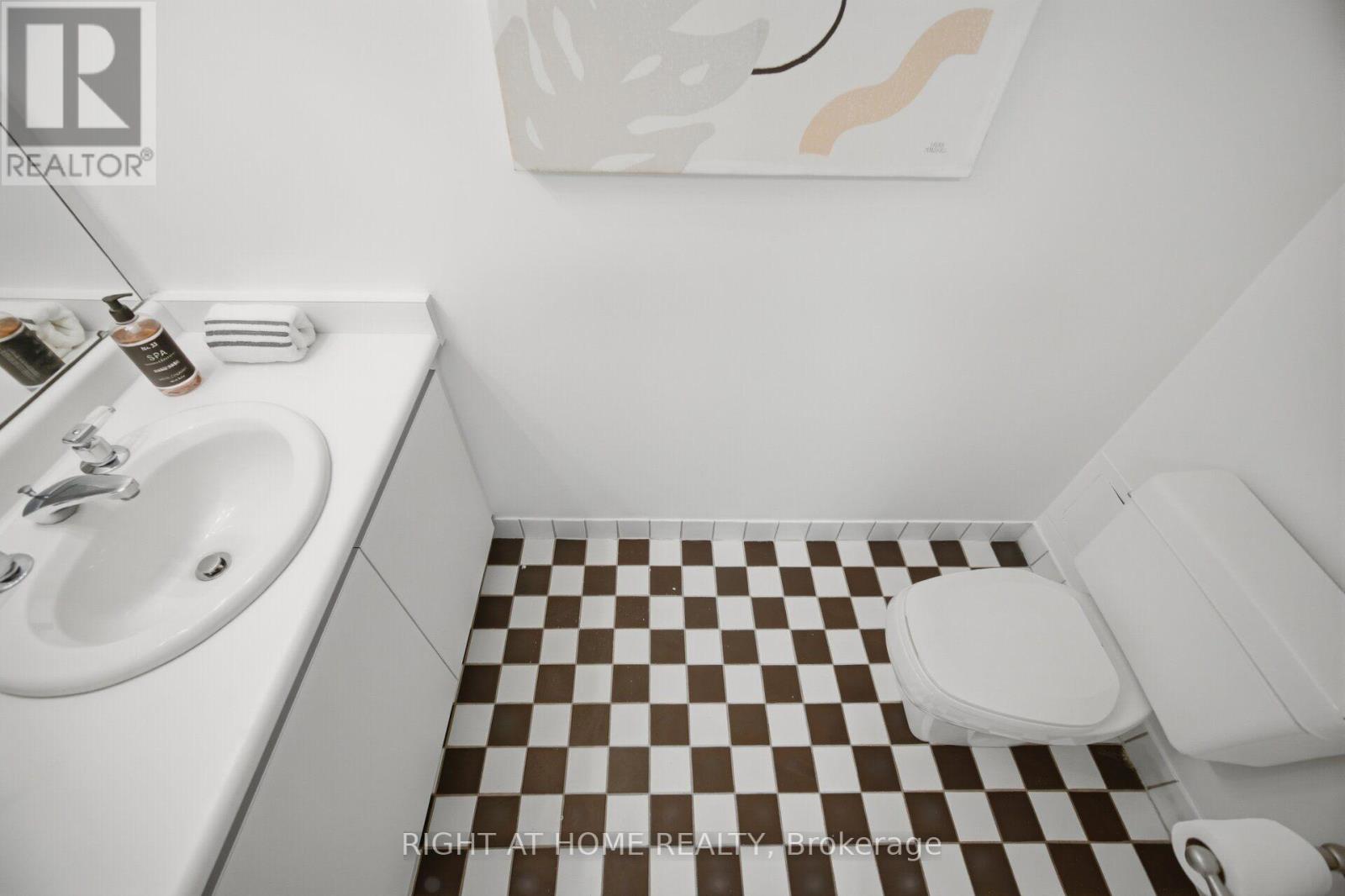 #TH 8A 801 KING STREET W - Image 7