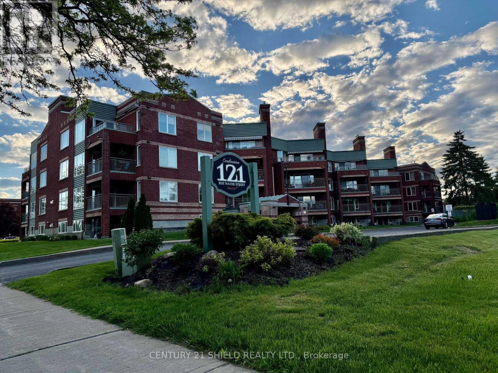 #405 121 WATER STREET W - 16