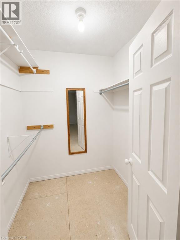 10 JEANETTE Avenue - 12