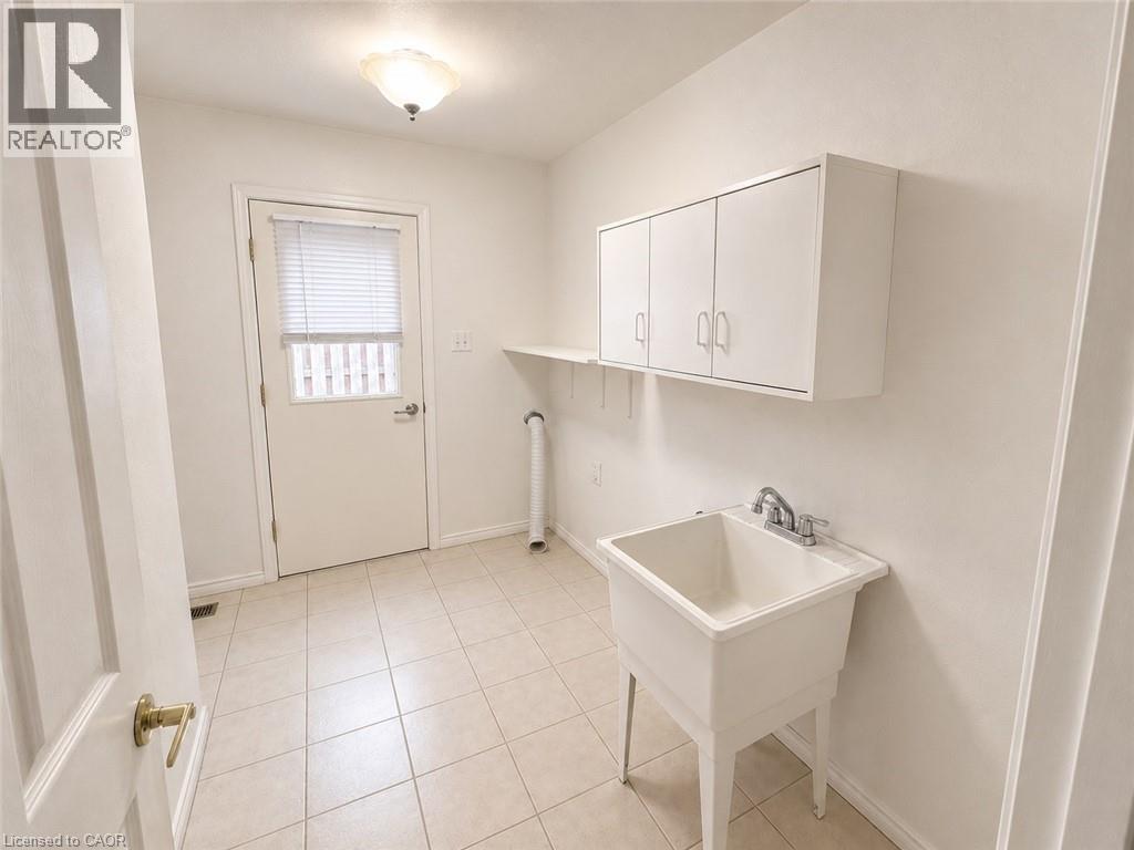 10 JEANETTE Avenue - 9