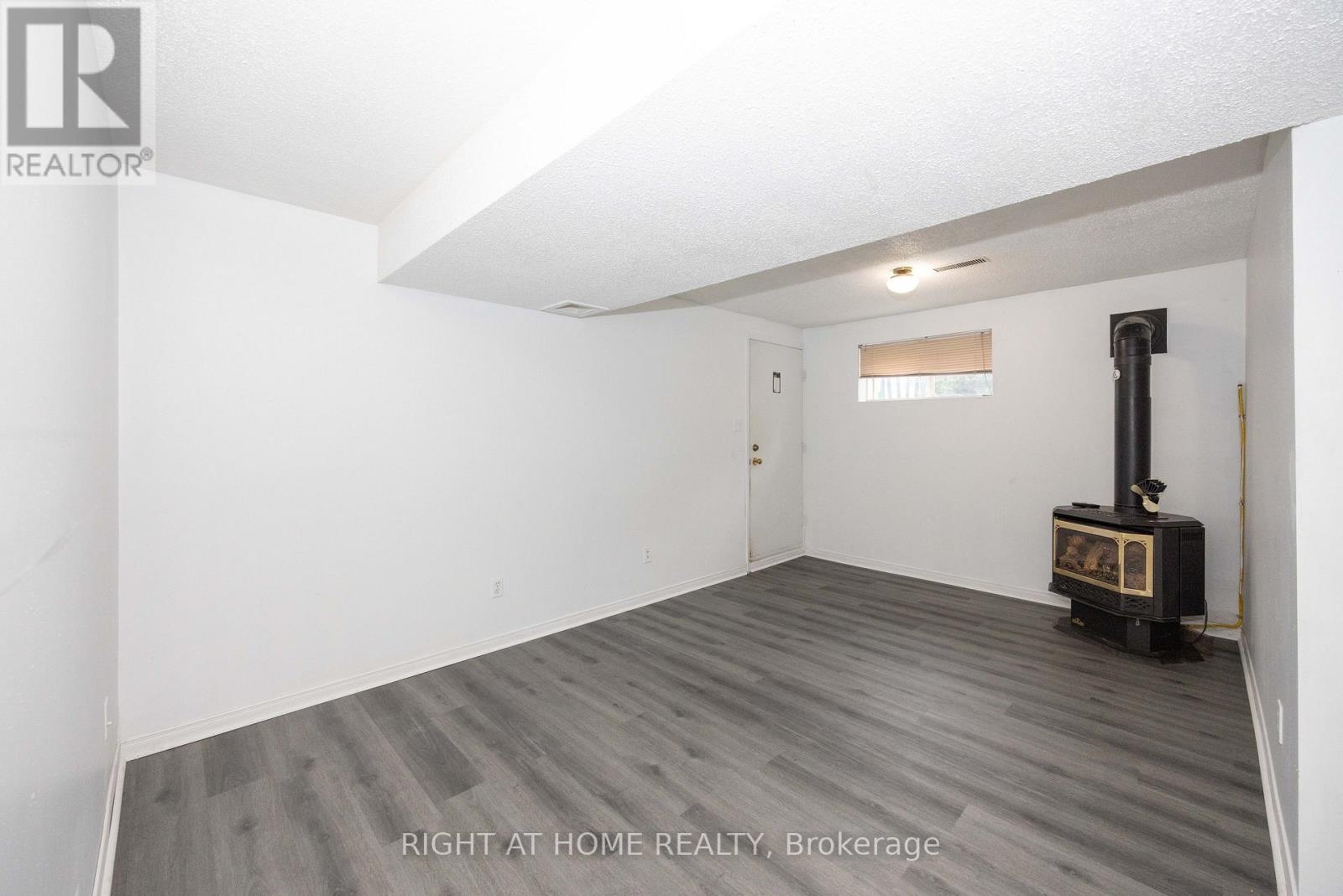 73 CASTLEBEAU STREET - Image 25
