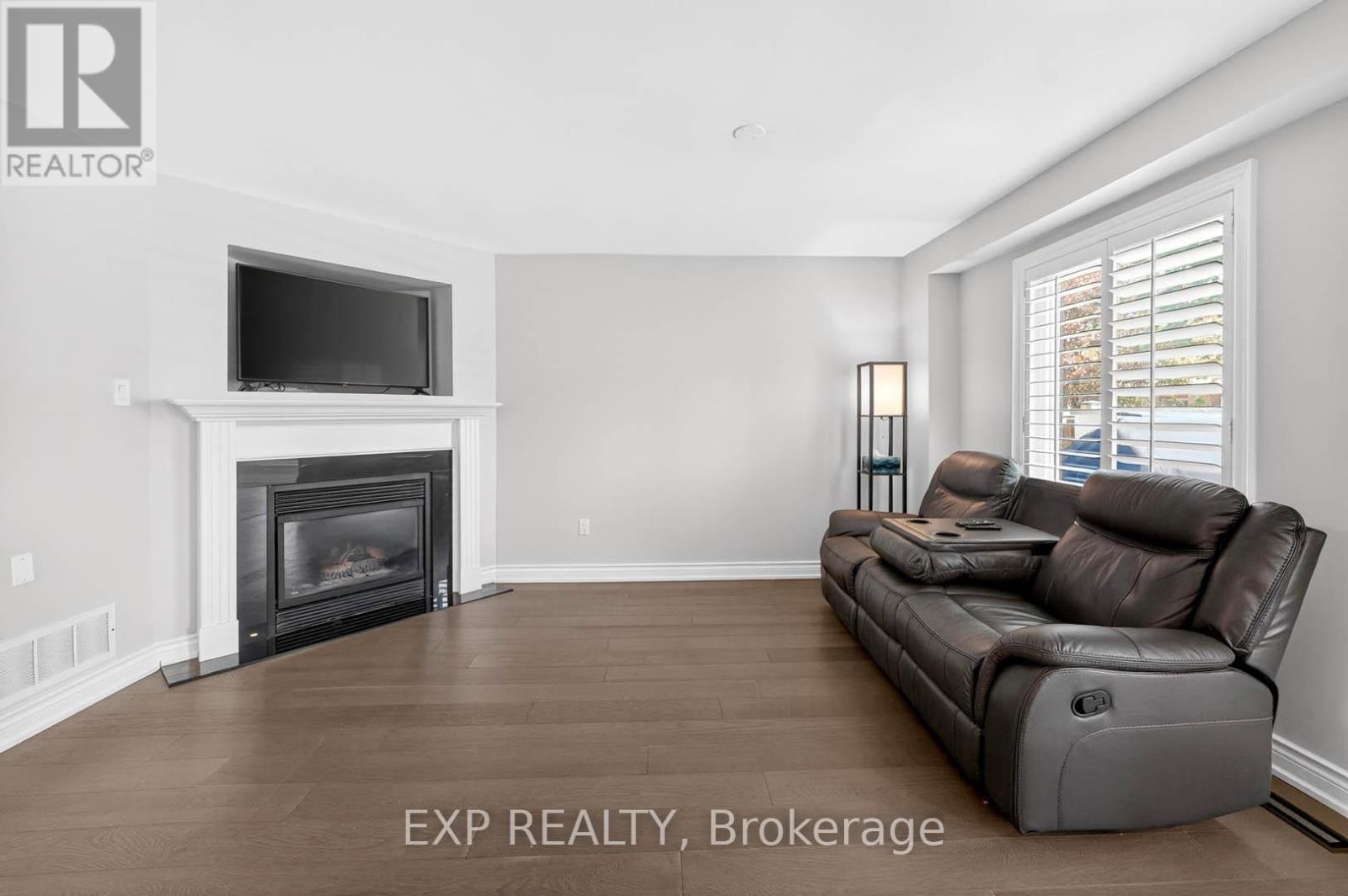 2345 SOUTHCOTT ROAD - 14