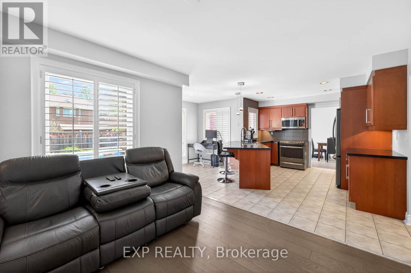 2345 SOUTHCOTT ROAD - 15