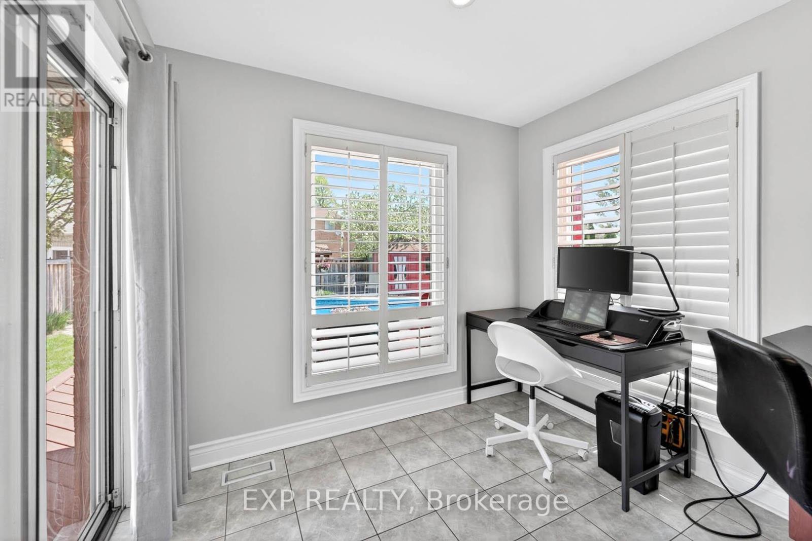2345 SOUTHCOTT ROAD - 16