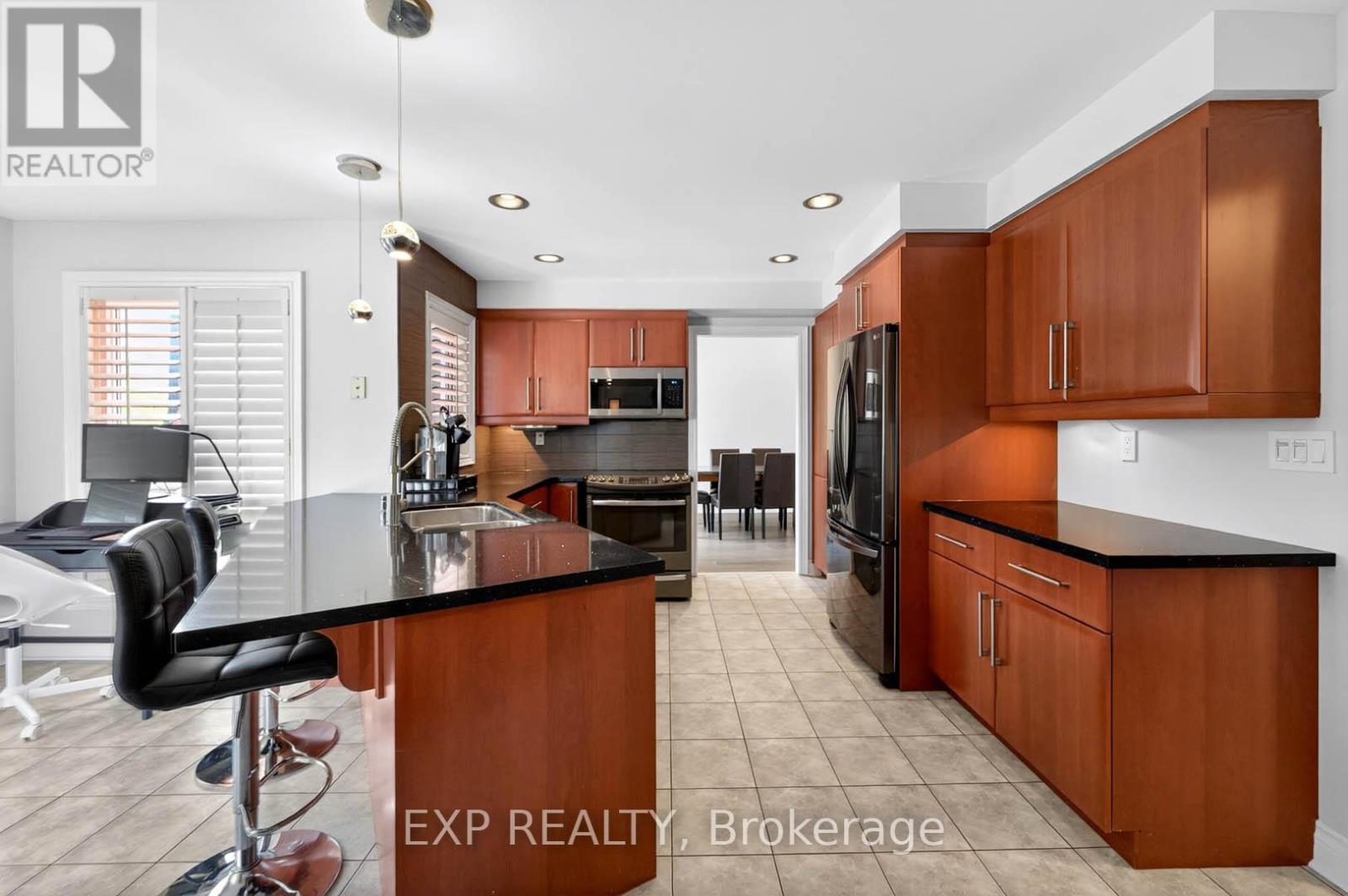 2345 SOUTHCOTT ROAD - 17