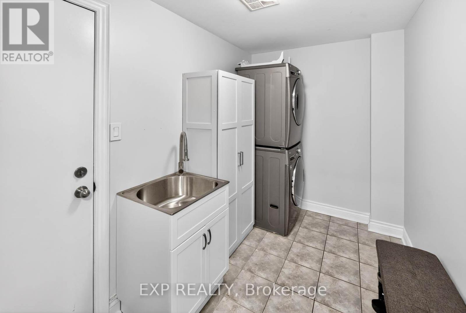 2345 SOUTHCOTT ROAD - 20