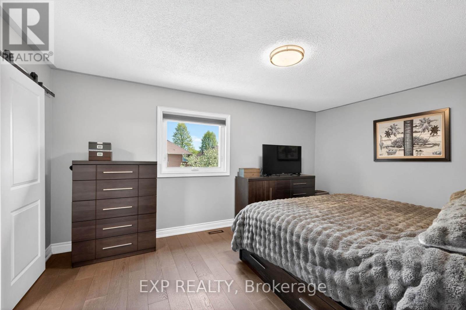 2345 SOUTHCOTT ROAD - 22