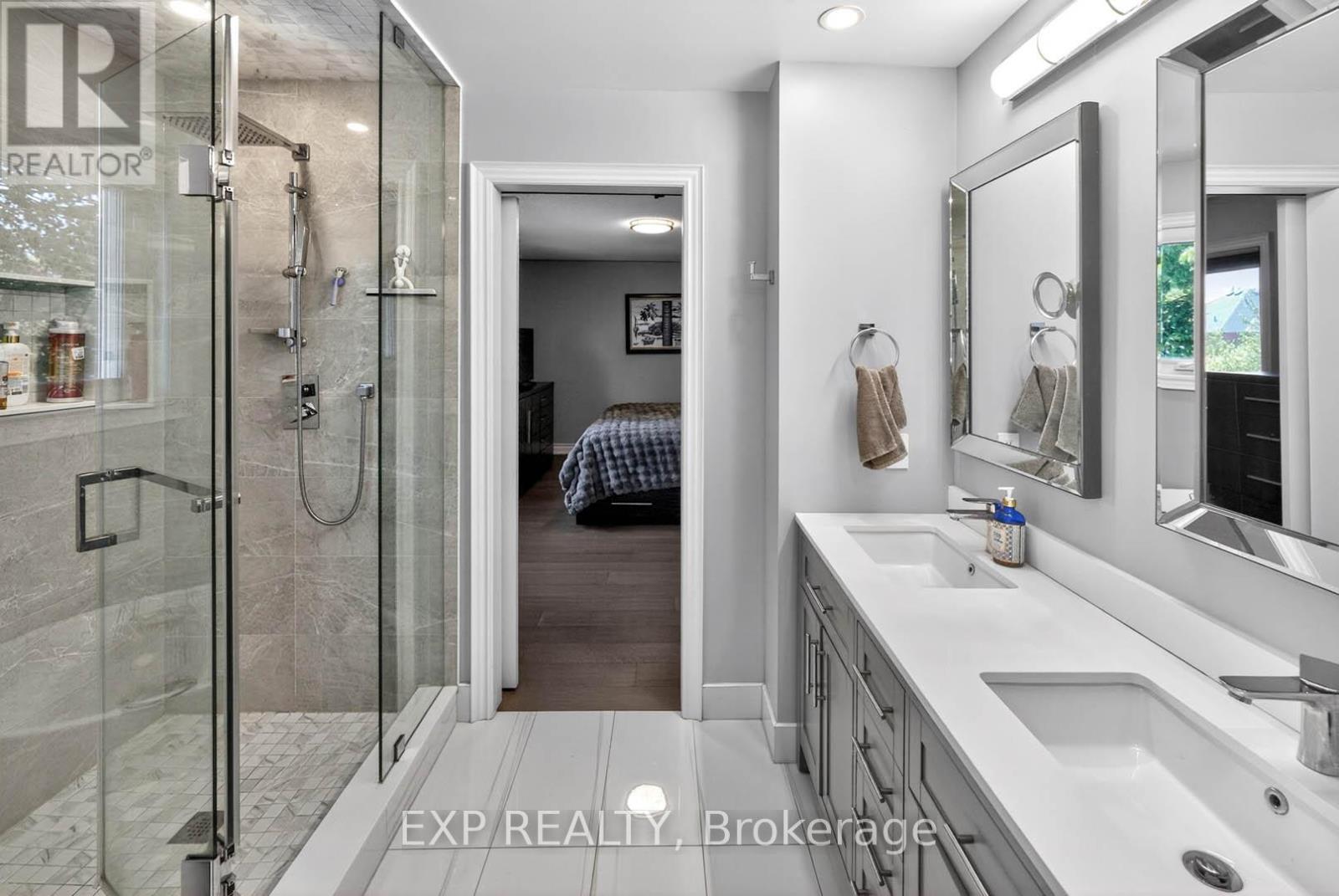 2345 SOUTHCOTT ROAD - 27