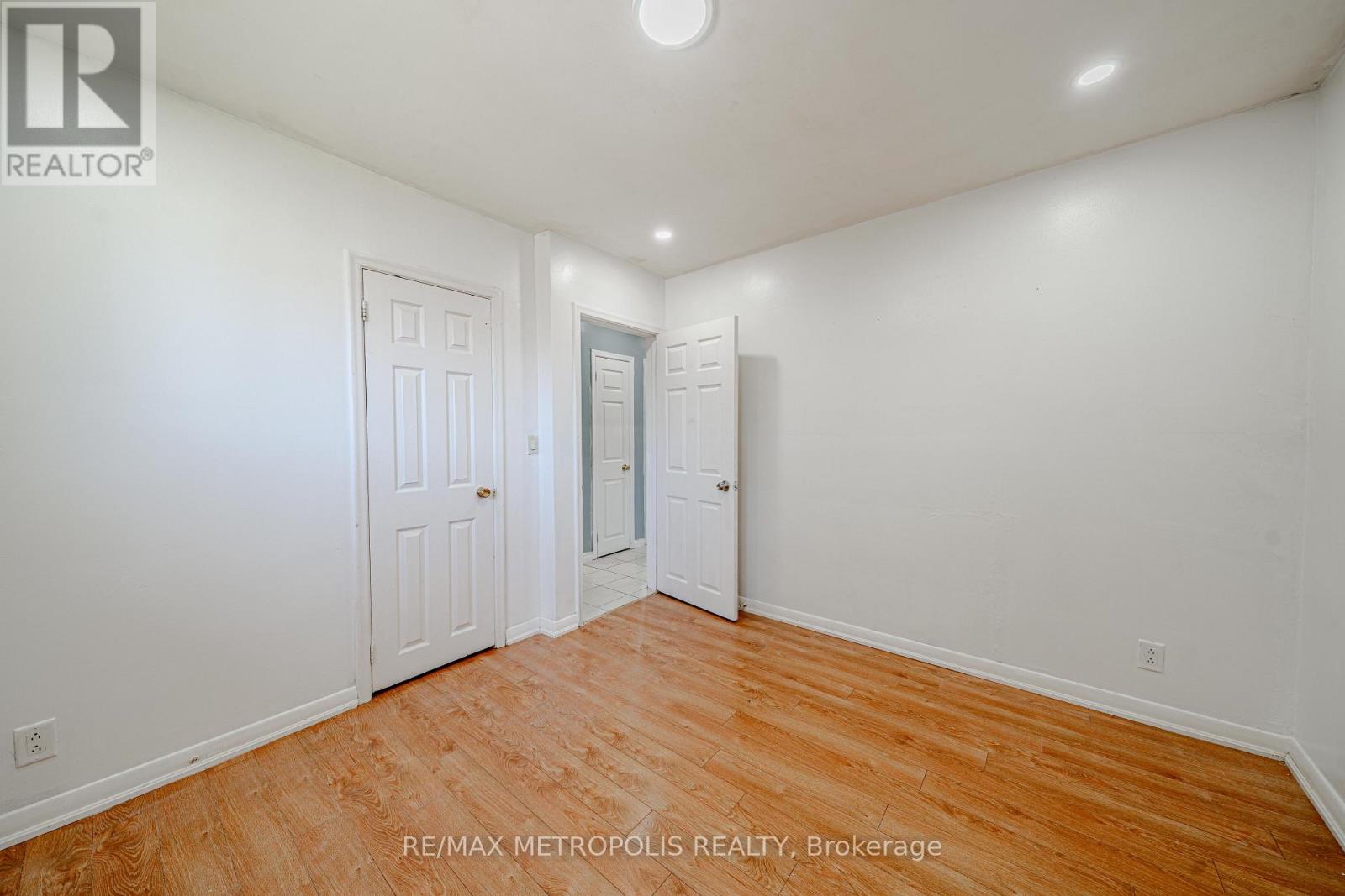 235 WAVERLY STREET S - 26