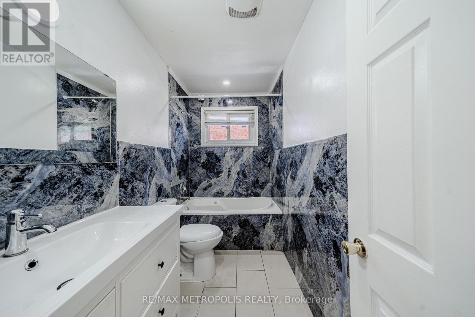 235 WAVERLY STREET S - 28