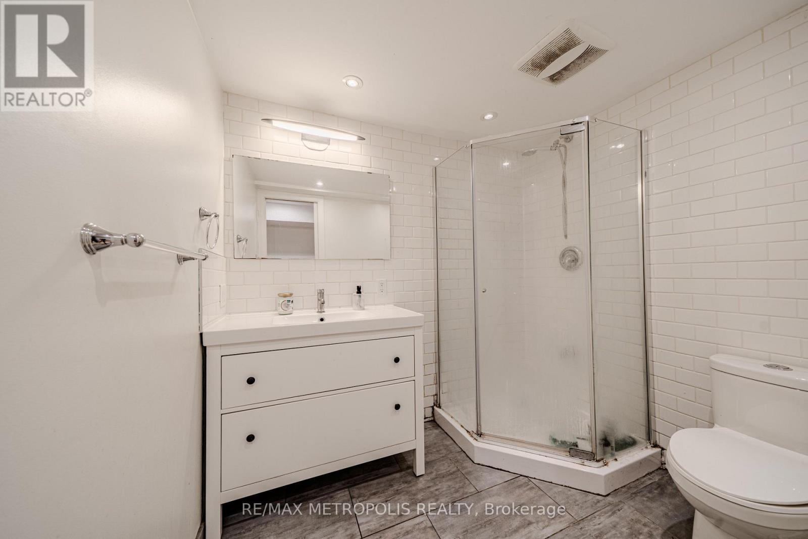 235 WAVERLY STREET S - 29